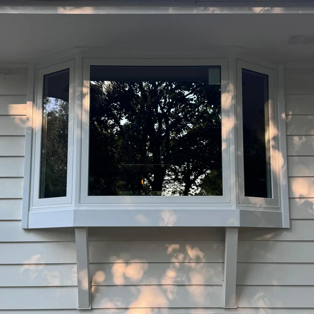 Bay Window 58X42 White